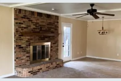 830 Windsor Place, Grand Prairie, TX 75051 - Photo 3