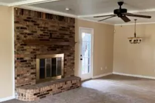 830 Windsor Pl, Grand Prairie, TX 75051 - Photo 3