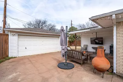 10615 Larchfield Lane, Dallas, TX 75238 - Photo 29