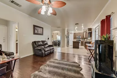 5715 Creekhollow Drive, Arlington, TX 76018 - Photo 9