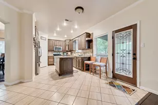 5715 Creekhollow Dr, Arlington, TX 76018 - Photo 11
