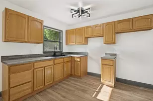 3910 Vanette Ln, Dallas, TX 75216 - Photo 9