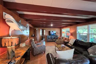903 Country Club Rd, Bowie, TX 76230 - Photo 15