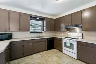 308 N Ave C, Springtown, TX 76082 - Photo 9