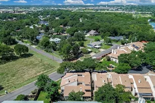 29 Oakbrook Dr, Lewisville, TX 75057 - Photo 21