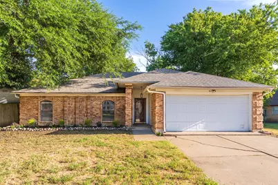 911 Gwinnett Circle, Arlington, TX 76017 - Photo 1