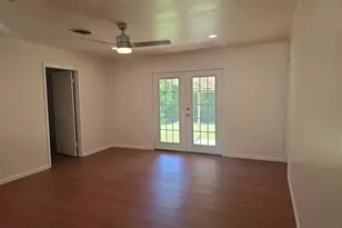 5621 Wedgworth Rd, Fort Worth, TX 76133 - Photo 3