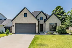 1209 Hilltop Dr, Grapevine, TX 76051 - Photo 1