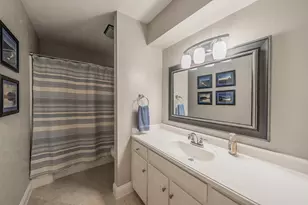 1406 Riverview Dr, Arlington, TX 76012 - Photo 17