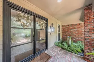 1406 Riverview Dr, Arlington, TX 76012 - Photo 5