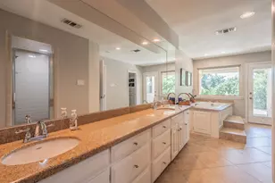 1406 Riverview Dr, Arlington, TX 76012 - Photo 23