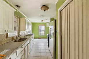 5104 Malinda Ln S, Fort Worth, TX 76112 - Photo 5