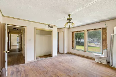 5104 Malinda Lane S, Fort Worth, TX 76112 - Photo 3
