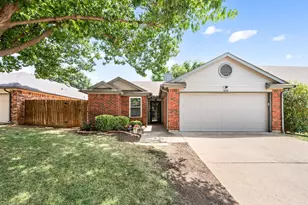 1428 Thistlewood Ln, Grapevine, TX 76051 - Photo 1