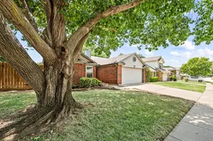 1428 Thistlewood Ln, Grapevine, TX 76051 - Photo 3