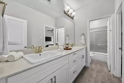 12728 Royal Oaks Lane, Farmers Branch, TX 75234 - Photo 29