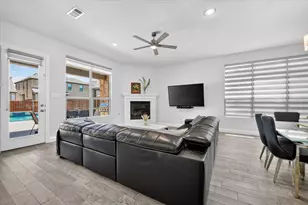 12728 Royal Oaks Ln, Farmers Branch, TX 75234 - Photo 11