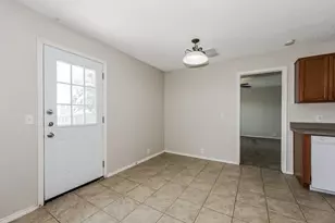1600 Shady Shores Dr, Glenn Heights, TX 75154 - Photo 5