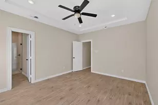 724 N Clements St, Gainesville, TX 76240 - Photo 23