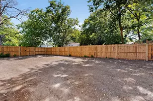 724 N Clements St, Gainesville, TX 76240 - Photo 37
