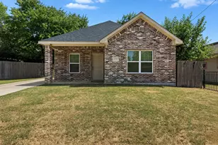850 E Harvey Ave, Fort Worth, TX 76104 - Photo 1