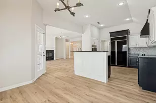 1708 Meadow Crest Ln, Mansfield, TX 76063 - Photo 3