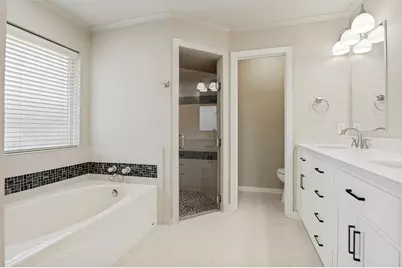 1708 Meadow Crest Lane, Mansfield, TX 76063 - Photo 11