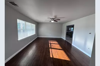 514 NE 4th Street, Grand Prairie, TX 75050 - Photo 3