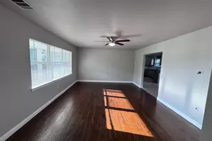 514 NE 4th St, Grand Prairie, TX 75050 - Photo 3