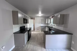 514 NE 4th St, Grand Prairie, TX 75050 - Photo 7