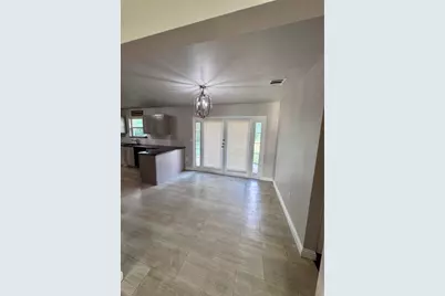 514 NE 4th Street, Grand Prairie, TX 75050 - Photo 9