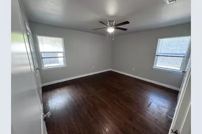 514 NE 4th Street, Grand Prairie, TX 75050 - Photo 15