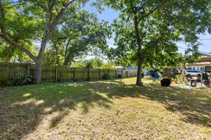 413 S Tyler St, McGregor, TX 76657 - Photo 11
