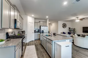 9809 Gooseneck Dr, Aubrey, TX 76227 - Photo 5