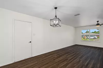 815 Steve Ct, Sanger, TX 76266 - Photo 3