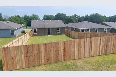 406 E Munson Street, Denison, TX 75020 - Photo 17