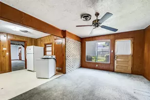 1125 N Riverside Dr, Fort Worth, TX 76111 - Photo 9