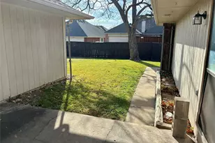 2405 Country Valley Rd, Garland, TX 75041 - Photo 35