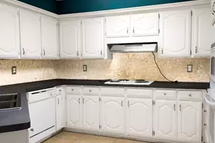 2405 Country Valley Rd, Garland, TX 75041 - Photo 11