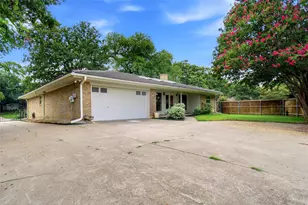 241 Timberlake Dr, Azle, TX 76020 - Photo 21