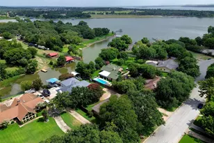 241 Timberlake Dr, Azle, TX 76020 - Photo 33