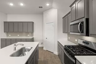 117 Meadow Rd, Balch Springs, TX 75181 - Photo 5
