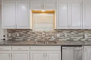 2432 Skyline Dr, Waco, TX 76710 - Photo 11