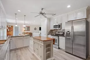 2432 Skyline Dr, Waco, TX 76710 - Photo 13