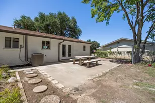 4577 Silversprings Dr, Dallas, TX 75211 - Photo 33