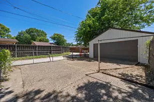 4577 Silversprings Dr, Dallas, TX 75211 - Photo 35