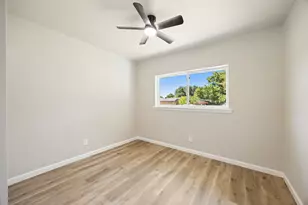 4577 Silversprings Dr, Dallas, TX 75211 - Photo 23