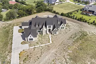 900 Healey Dr, Fairview, TX 75069 - Photo 11