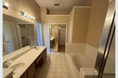 1338 Overlook Drive, Lewisville, TX 75067 - Photo 19