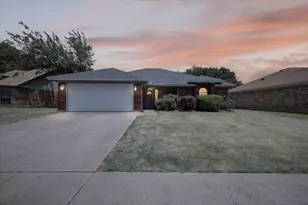 7728 Partridge Dr, Watauga, TX 76148 - Photo 3